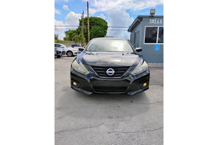 $7350 : 2018 Altima 2.5 SR image 3