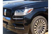 $39911 : Lincoln Navigator 2020 4x4 R thumbnail