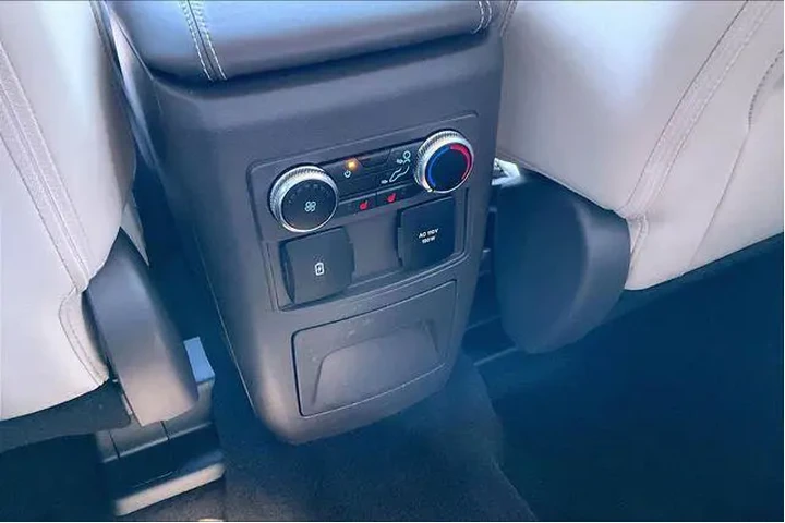 $40000 : Ford Explorer 2023 AWD Plati image 10