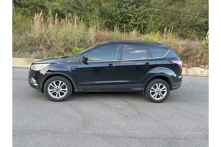 $8999 : Ford Escape 2017 AWD SE 4dr image 4