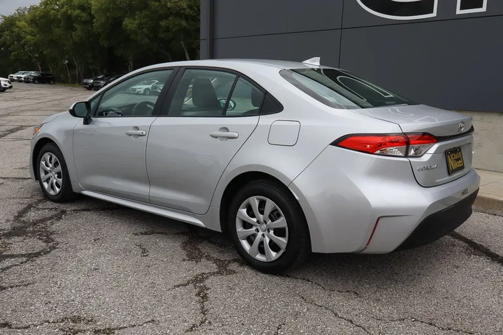 $19788 : 2023 Corolla LE image 6