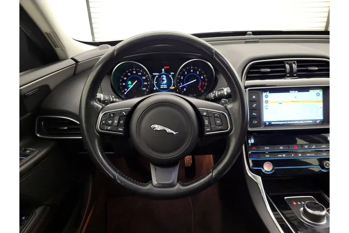 $14998 : Jaguar XE 2017 25t Prestige image 10