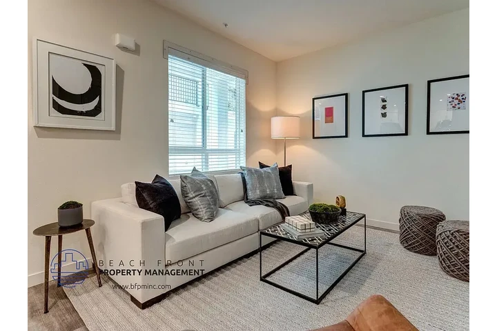 $2695 : $2,695 - 2 Bedroom 2 Bathroom image 4