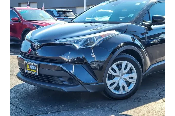 $12896 : Toyota C-HR 2019 LE 4dr Cros image 2