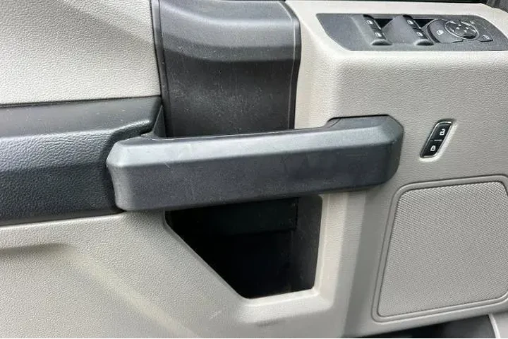 $18805 : Ford F-150 2018 4x2 XLT 4dr image 10