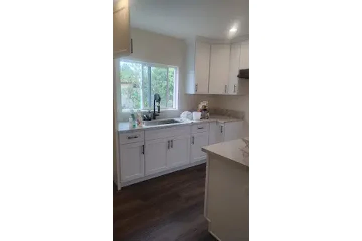 $2000 : RENTO CASITA NUEVA EN L.A. image 3