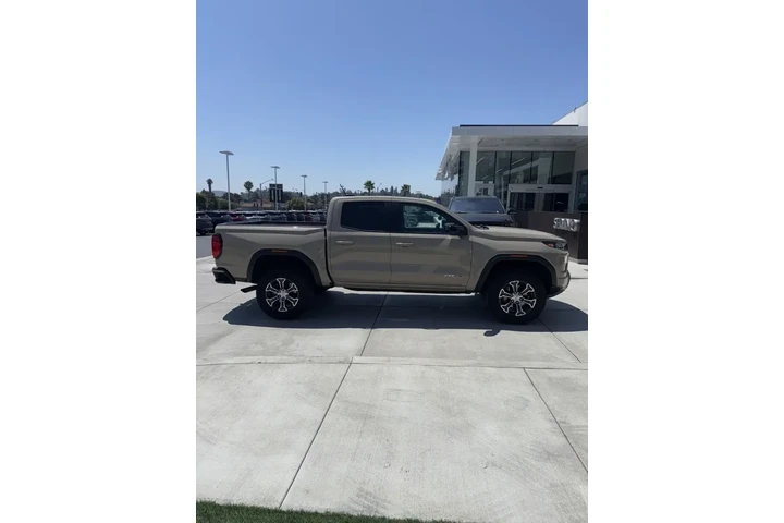 $38900 : GMC Canyon 2023 4x4 AT4 4dr image 8