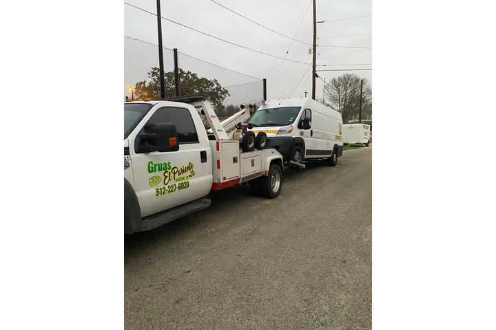 Gruas el Pariente image 2