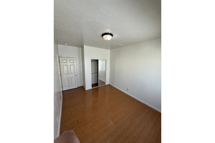 $1750 : 1 bedroom apartment image 5