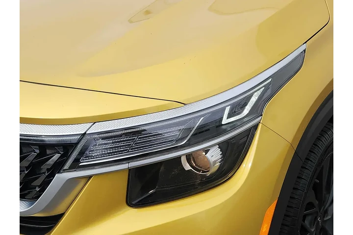 $18342 : Kia Seltos 2022 AWD Nightfal image 9