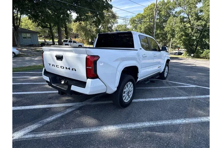 $39999 : 2025 Tacoma SR5 image 8