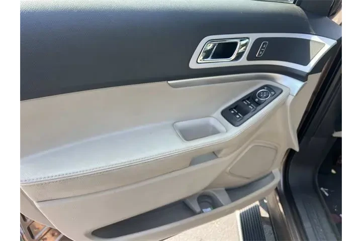 $8350 : Ford Explorer 2015 XLT 4dr S image 9