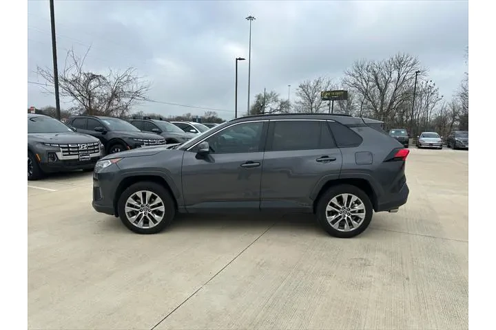 $20769 : Toyota RAV4 2019 XLE Premium image 8