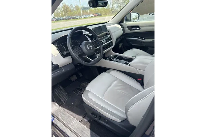 $35990 : Nissan Pathfinder 2024 AWD S image 8