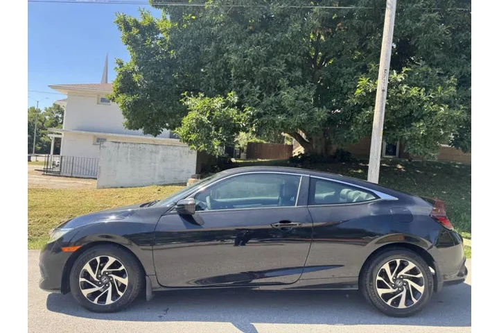 $9999 : 2016 Civic LX image 4