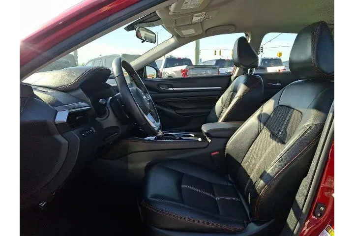 $25299 : Nissan Altima 2023 2.5 SR 4d image 10