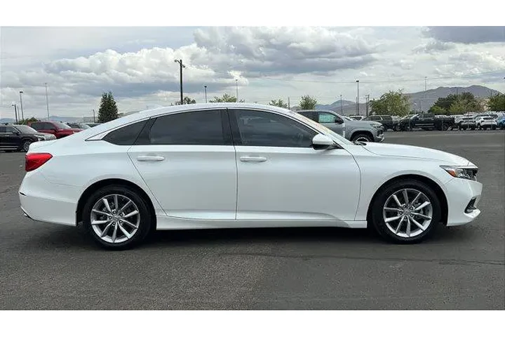 $27484 : Honda Accord 2022 LX 4dr Sed image 4