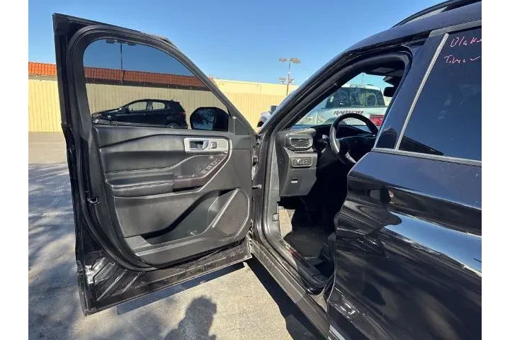 $31954 : Ford Explorer 2020 AWD ST 4d image 3