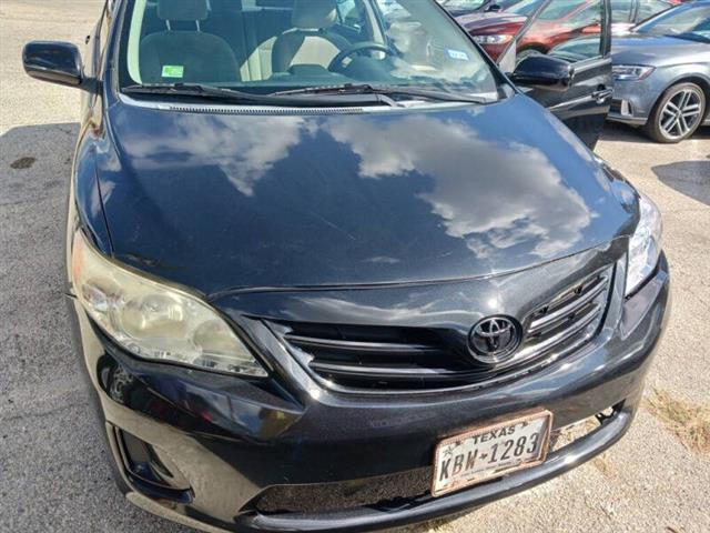 $9900 : 2013 Corolla LE image 5