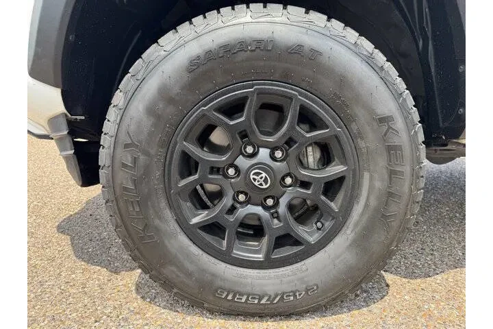 $25987 : 2019 Tacoma SR image 8