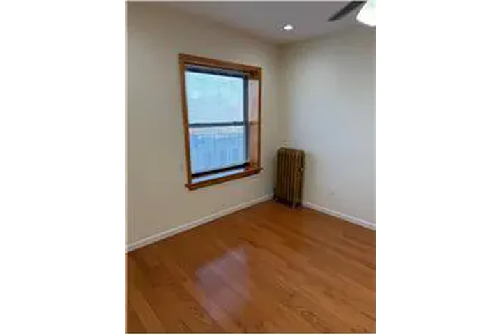 $2450 : Rental property with 1 bedro image 5