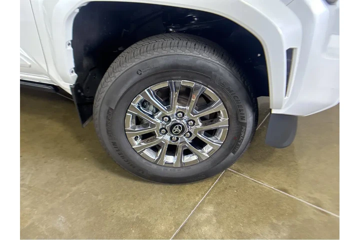 $50000 : 2025 Tacoma 4WD Limited image 10