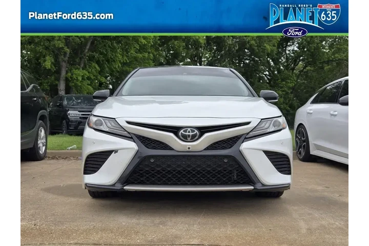 $22458 : Toyota Camry 2018 XLE V6 4dr image 2