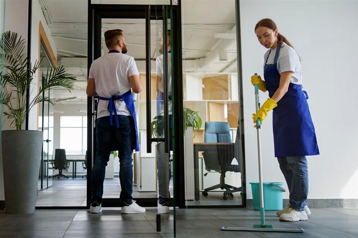 Commercial Cleaning Services M image 1