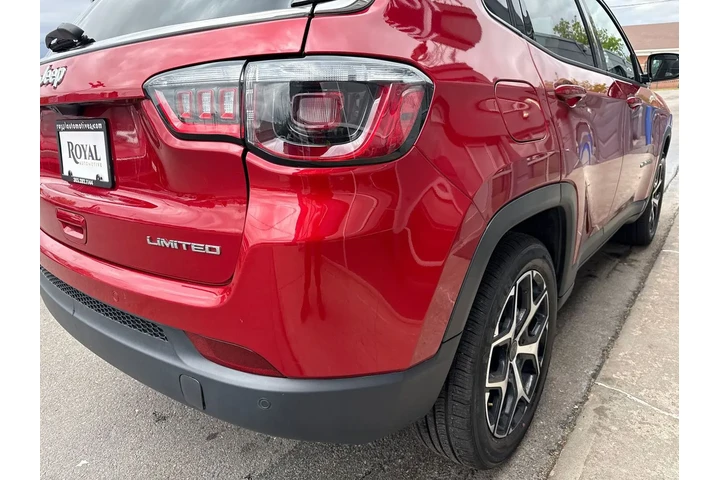 $24995 : 2025 Compass Limited 4x4 image 9