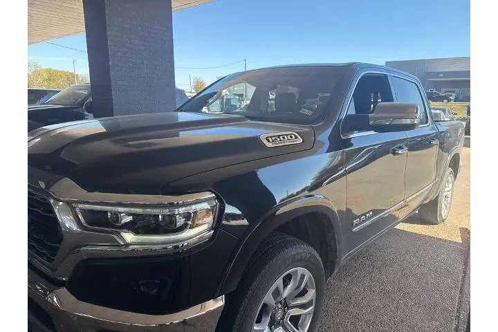 $38456 : Ram 1500 2022 4x2 Limited 4d image 1