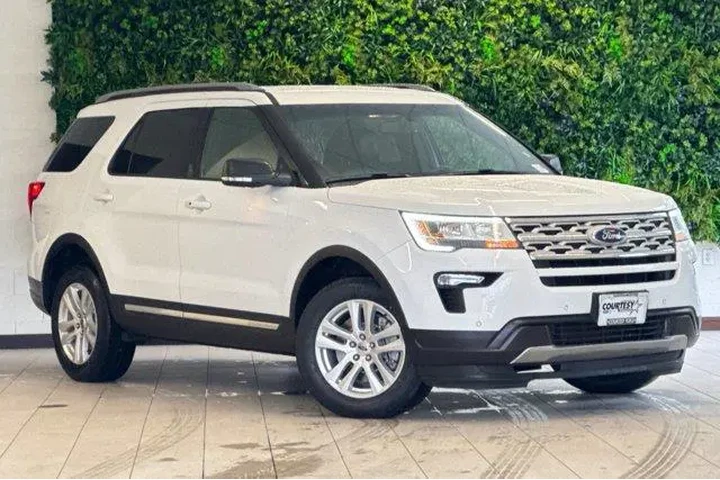 $19997 : Ford Explorer 2019 AWD XLT 4 image 2