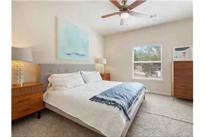 $1810 : Rental property with 2 bedro image 5