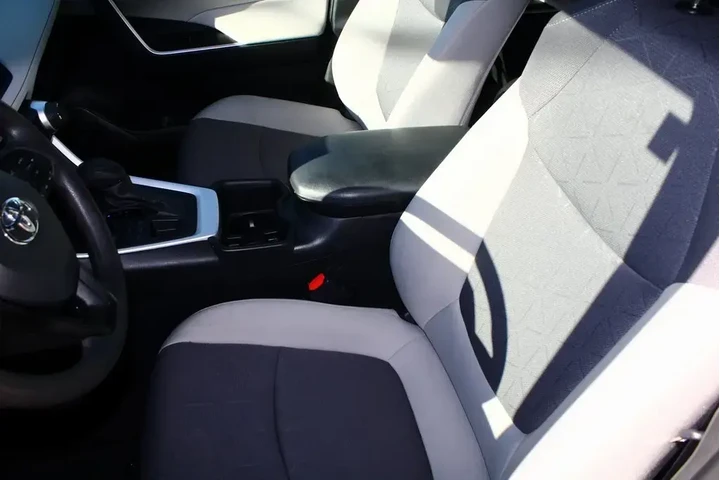 $27944 : Toyota RAV4 2024 AWD XLE 4dr image 3