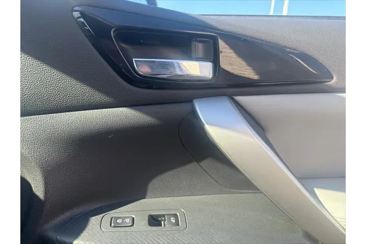 $20000 : Mitsubishi Eclipse Cross 202 image 9