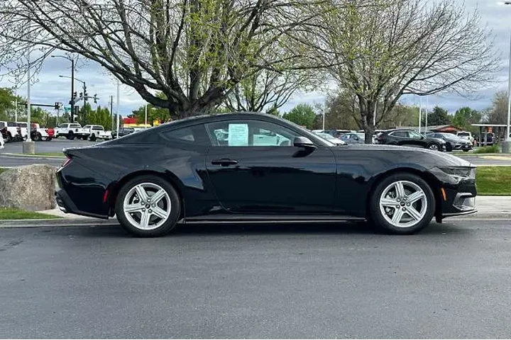 $31995 : Ford Mustang 2026 EcoBoost P image 8
