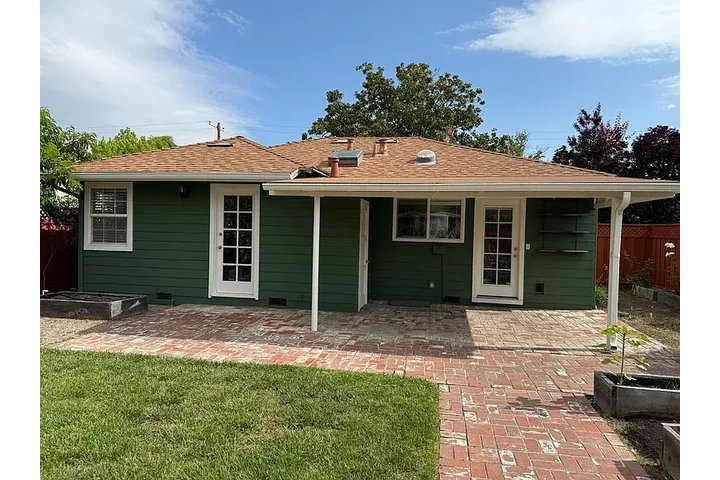 $3000 : BEAUTIFUL 3BEDROOM FAM HOME image 1