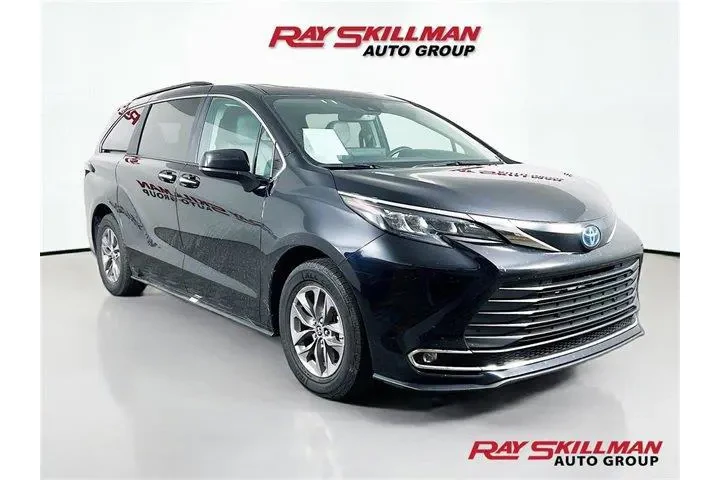 $36975 : Toyota Sienna 2024 XLE 8-Pas image 1