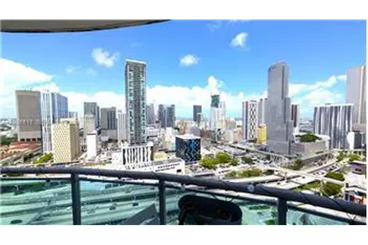 $4000 : Rental property with 2 bedro image 4