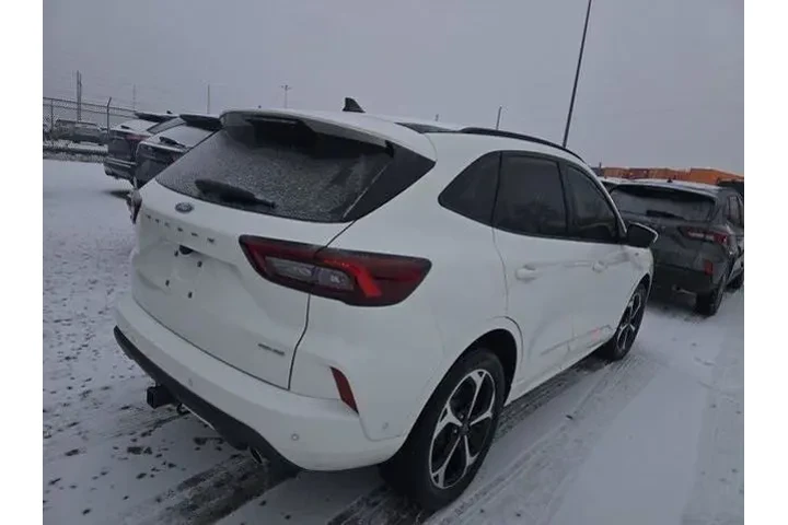 $28000 : Ford Escape 2023 AWD ST-Line image 7