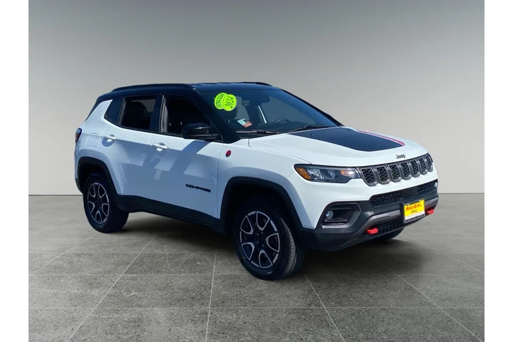 $30986 : Jeep Compass 2024 4x4 Trailh image 7