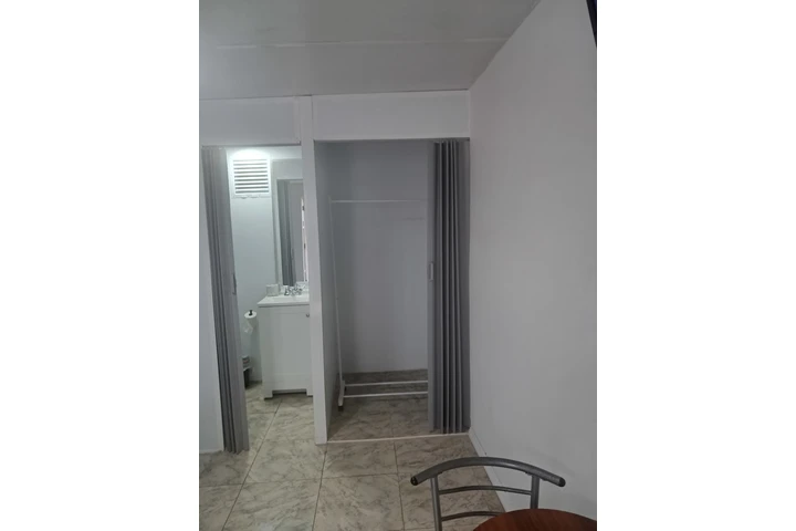 $1000 : EFFICENCE .MIAMI GARDENS image 1