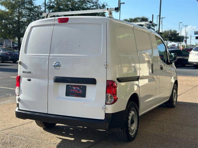 $13900 : 2017 NV200 S image 9