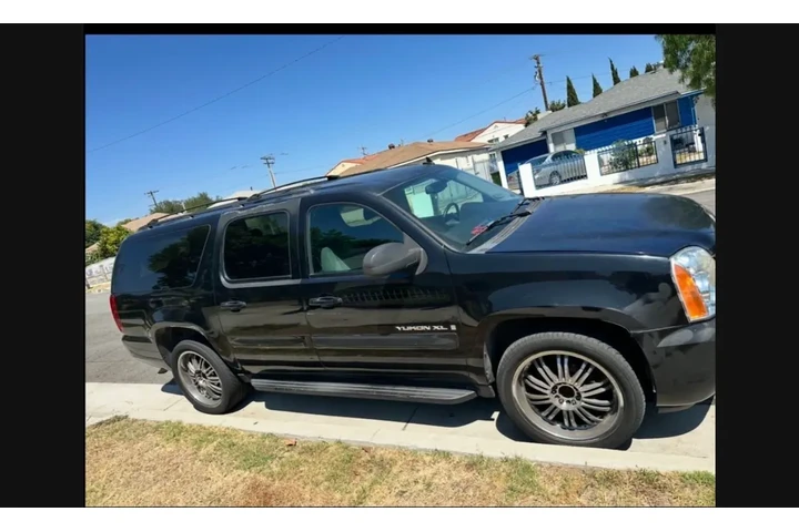 $6000 : GMC Yukon XL image 1