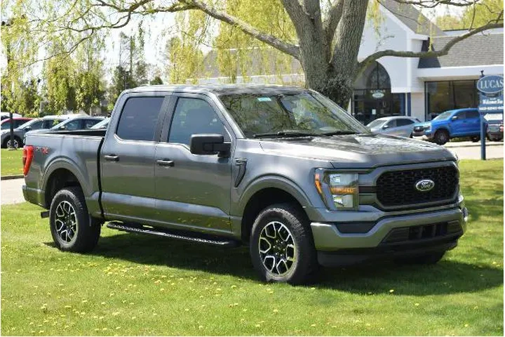 $35500 : Ford F-150 2023 4x4 Lariat 4 image 9