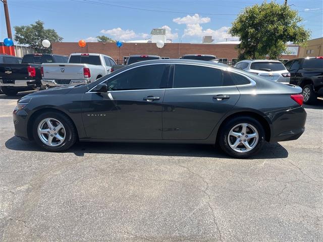 $12886 : 2017 Malibu LS, ONE OWNER, GR image 9