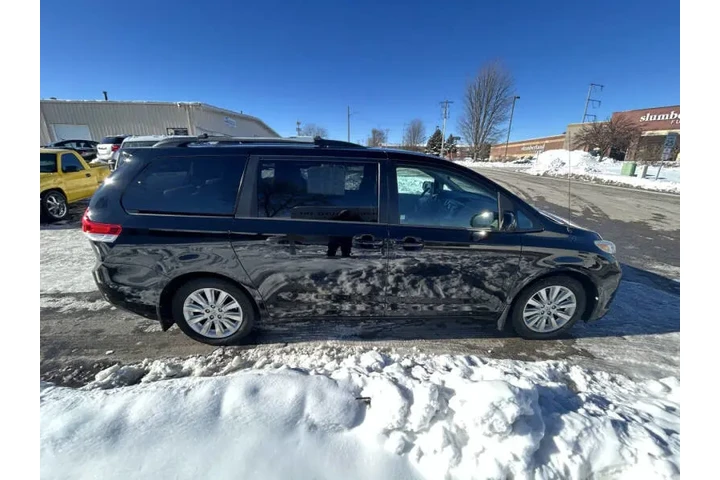 $9990 : 2014 Sienna XLE 7-Passenger image 7