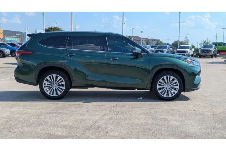$39495 : Toyota Highlander 2024 Plati image 2