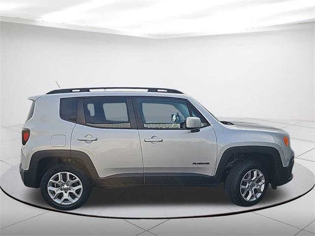 $12999 : Pre-Owned 2016 Renegade Latit image 2