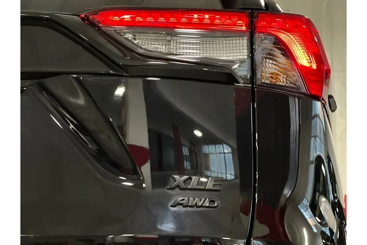 $30588 : Gold Certified2023 RAV4 XLE image 10