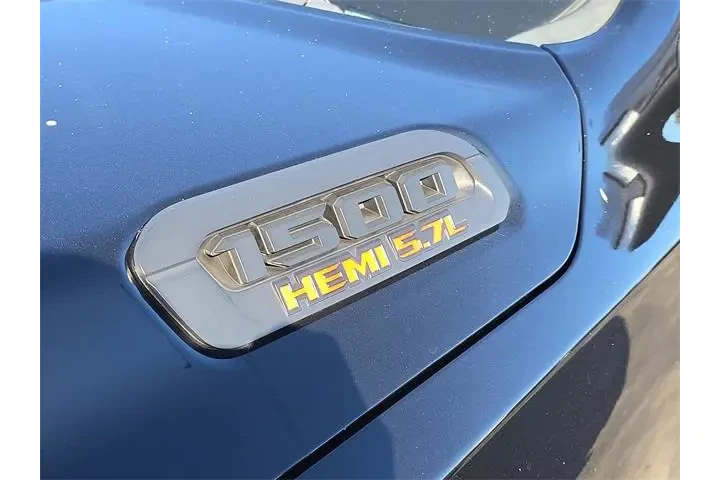 $28990 : Ram 1500 2022 4x2 Lone Star image 7